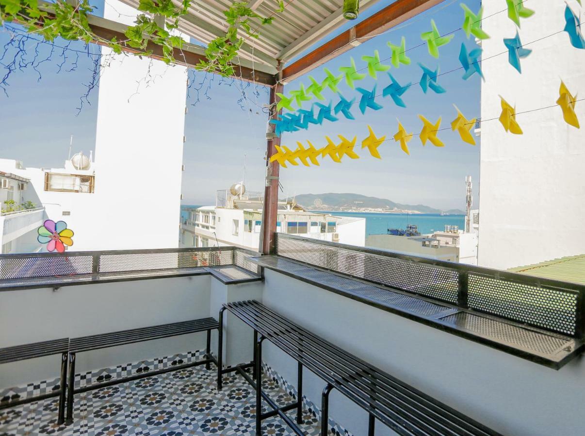 Ifriends Hostel Нячанг Экстерьер фото